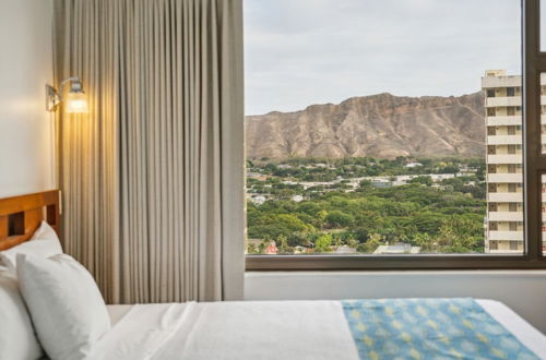 Foto 9 - Gorgeous High Rise Waikiki Condo with Ocean and Diamond Head Views by Koko Resort Vacation Rentals