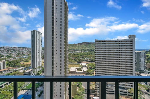 Foto 34 - Gorgeous High Rise Waikiki Condo with Ocean and Diamond Head Views by Koko Resort Vacation Rentals