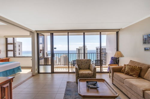 Foto 17 - 37th Floor Condo with Sweeping Ocean Views & Free parking! by Koko Resort Vacation Rentals