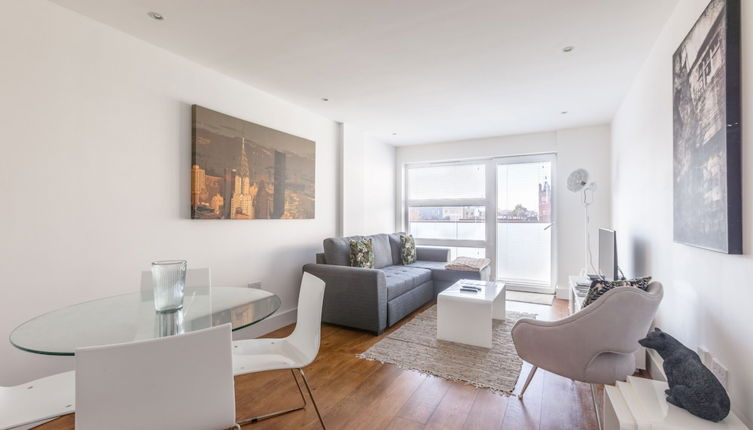 Foto 1 - Luxury 2-bed Flat, Parking and Close to the Tube