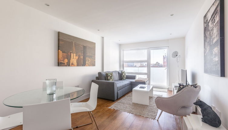 Photo 1 - Luxury 2-bed Flat, Parking and Close to the Tube