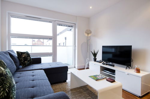 Photo 12 - Luxury 2-bed Flat, Parking and Close to the Tube