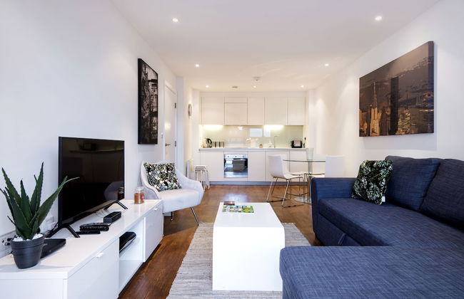 Luxury 2-bed Flat, Parking and Close to the Tube - Foto 14