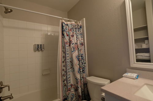 Photo 16 - 6Bdrm 3.5Bath 10Beds - GRAND TEXAS SIZED