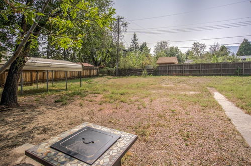 Photo 9 - 4BR Broadmoor Retreat Hottub Firepit Near Trails - Updated Outdoor Space With Yard Games