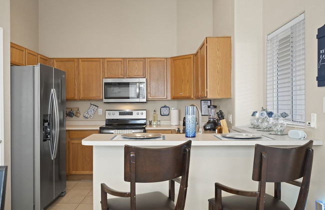 Cozy Hidden Gem - 3BR - 1Den w Backyard - Photo 11