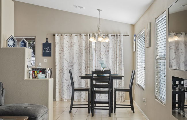 Cozy Hidden Gem - 3BR - 1Den w Backyard - Photo 34