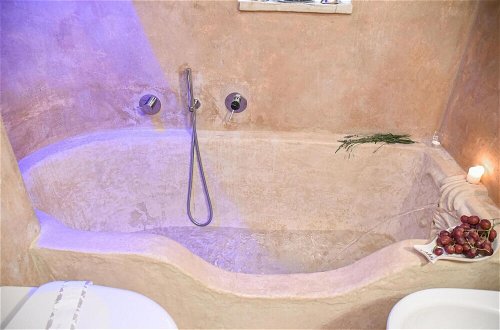 Foto 14 - Luxury Trulli Terrarossa With Pool