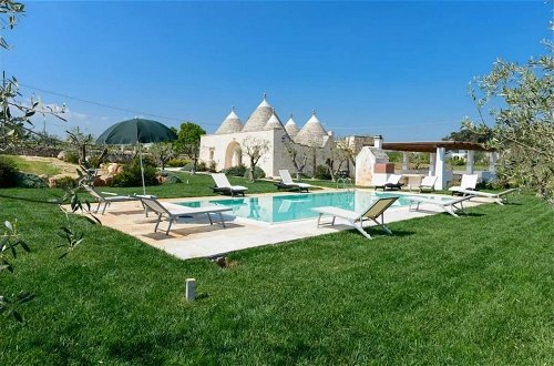 Foto 21 - Luxury Trulli Terrarossa With Pool