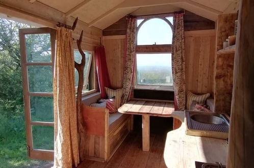 Photo 10 - Stargazer Shepherds Hut. A Warm and Cosy Getaway