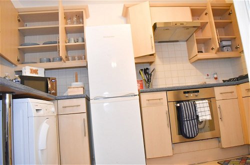 Photo 9 - Lovely 2-bed Apartment in West Bromwich