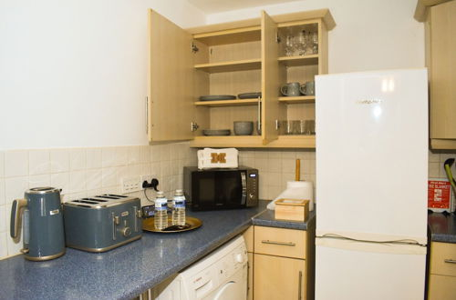 Photo 10 - Lovely 2-bed Apartment in West Bromwich