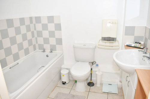 Photo 16 - Lovely 2-bed Apartment in West Bromwich