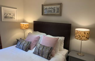 Photo 2 - Bright, Modern Apartment - Royal Mile