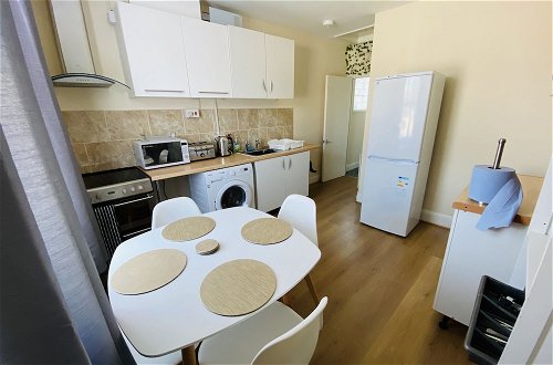 Foto 13 - Serviced Property Apartments
