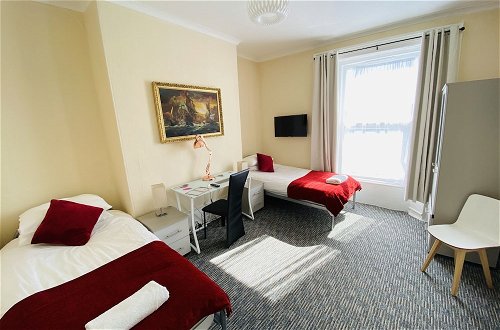 Photo 9 - Serviced Property Apartments