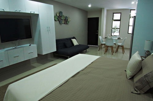 Foto 9 - Palmarena Rooms and Residences - Long Stay Comfort with Parking, Sauna, Gym and Pool (Steps from 5th Avenue)