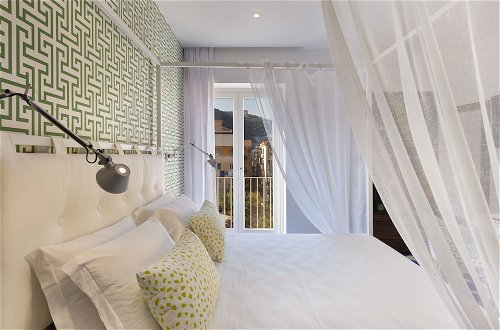 Photo 3 - Luxury Four Bedroom Home
