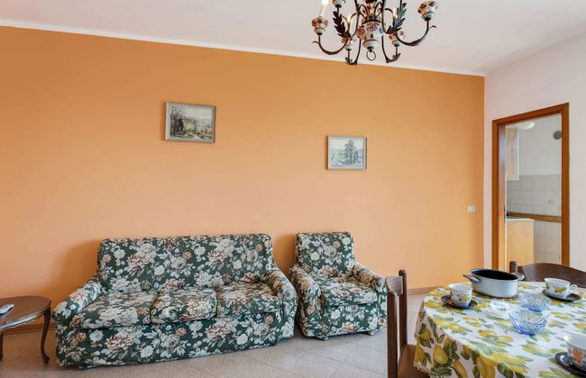 Serene Lakeview Apartment - Foto 29