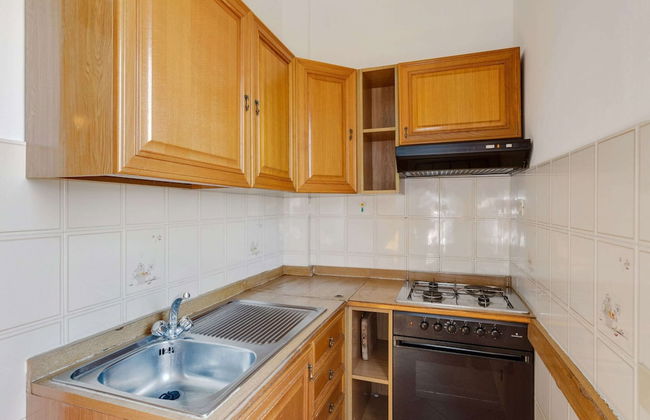 Serene Lakeview Apartment - Foto 10