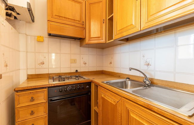 Serene Lakeview Apartment - Foto 9