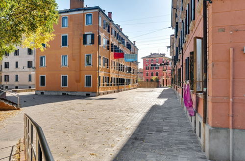 Photo 19 - Cozy Apartment with Garden in Dorsoduro