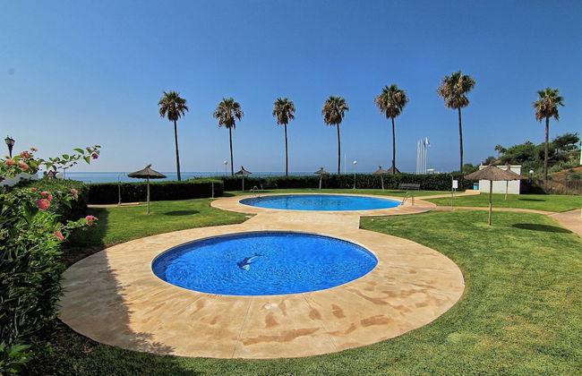 Luna Beach Studio 210 - Photo 17
