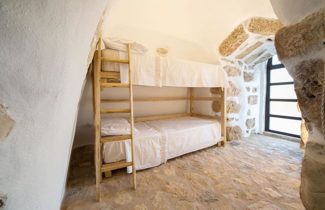 Luxurious Villa in Torre Suda with Hot Tub - Photo 2