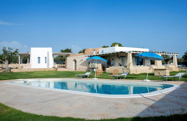 Luxurious Villa in Torre Suda with Hot Tub - Photo 1