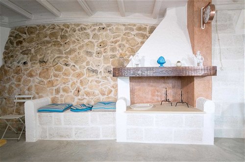 Foto 16 - Luxurious Villa in Torre Suda with Hot Tub