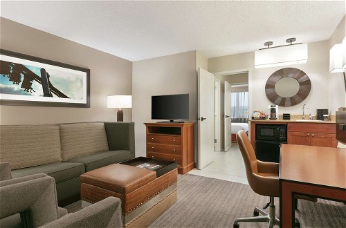 Photo 15 - Embassy Suites by Hilton Orlando International Dr ICON Park