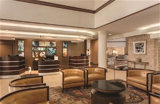 Photo 3 - Embassy Suites by Hilton Orlando International Dr ICON Park