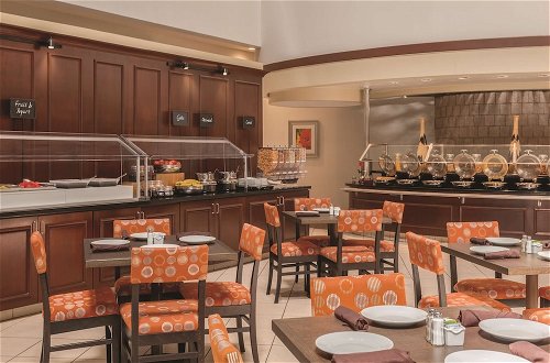 Photo 25 - Embassy Suites by Hilton Orlando International Dr ICON Park