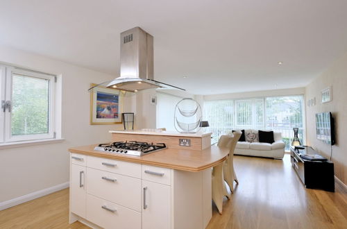 Photo 10 - Deluxe and Secure Apartment Close to Aberdeen City Centre