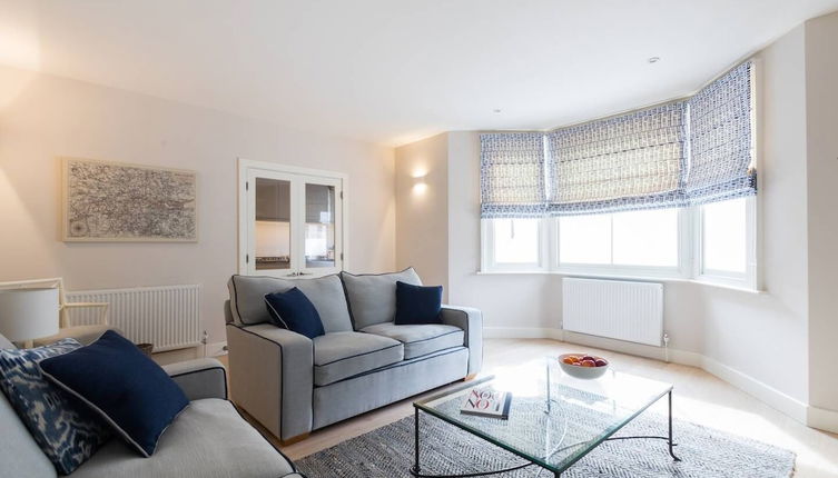 Photo 1 - Beautiful Brook Green 2 bed Flat, Close to Tube