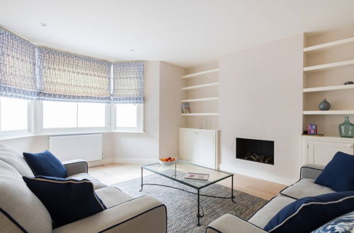 Photo 14 - Beautiful Brook Green 2 bed Flat, Close to Tube