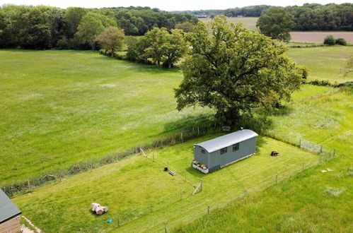 Foto 19 - Charming Luxurious Rural Shepherds Hut