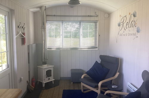 Photo 7 - Charming Luxurious Rural Shepherds Hut