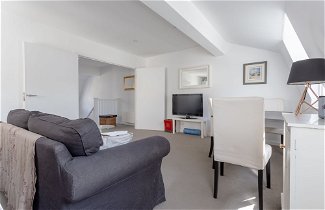Photo 1 - Bright & Airy 1 Bedroom Apartment in Central London