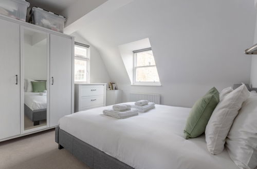 Photo 3 - Bright & Airy 1 Bedroom Apartment in Central London