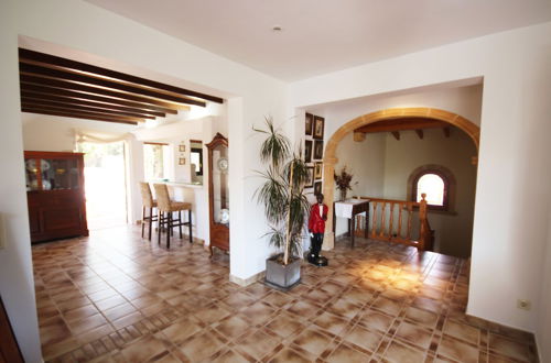 Photo 15 - Private & Luxurious Villa With Pool - Lots of Space & Short Walk to the Sea