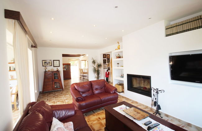 Private & Luxurious Villa With Pool - Lots of Space & Short Walk to the Sea - Foto 18