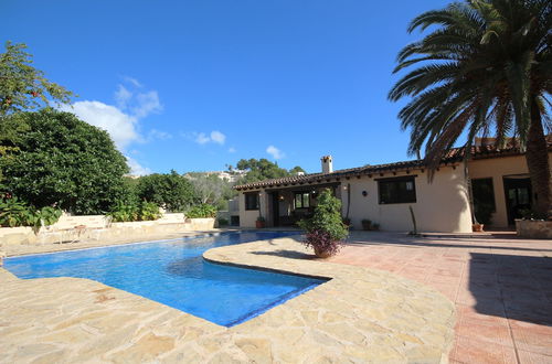 Foto 25 - Private & Luxurious Villa With Pool - Lots of Space & Short Walk to the Sea