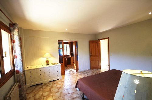 Photo 2 - Private & Luxurious Villa With Pool - Lots of Space & Short Walk to the Sea