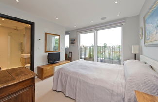 Foto 2 - Fabulous 2-bed Penthouse, Wimbledon