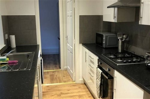Foto 8 - Lovely 4-bed House in Anfield all En-suite,