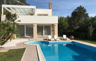 Photo 1 - Beautiful Modern Villa in Albarella by Beahost