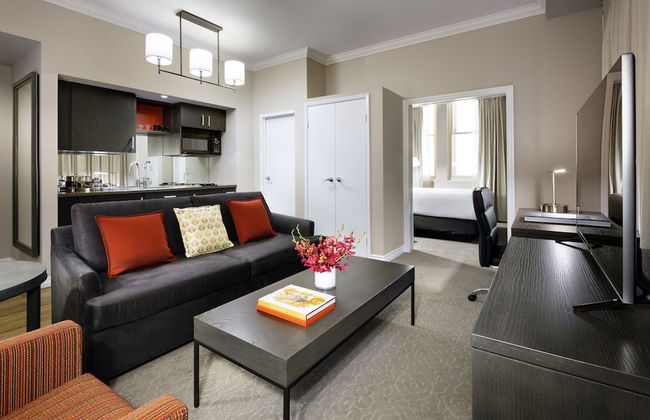 One King West Hotel & Residence - Photo 7