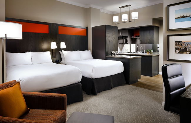 One King West Hotel & Residence - Photo 8