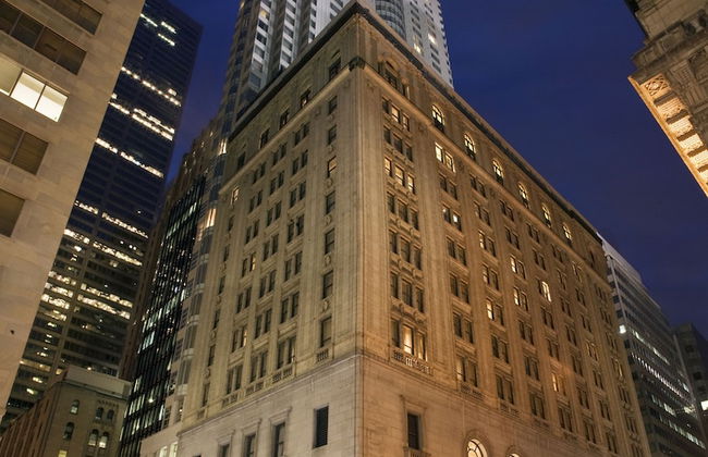 One King West Hotel & Residence - Photo 1